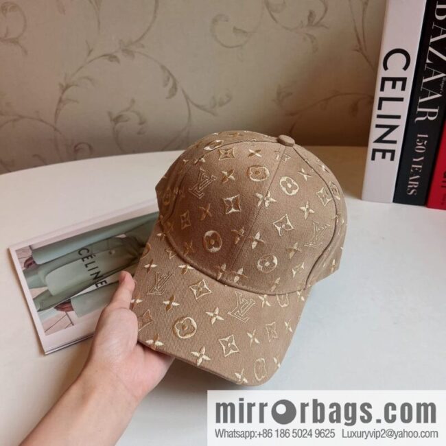 LV Louis Vuitton\'s new unisex baseball cap