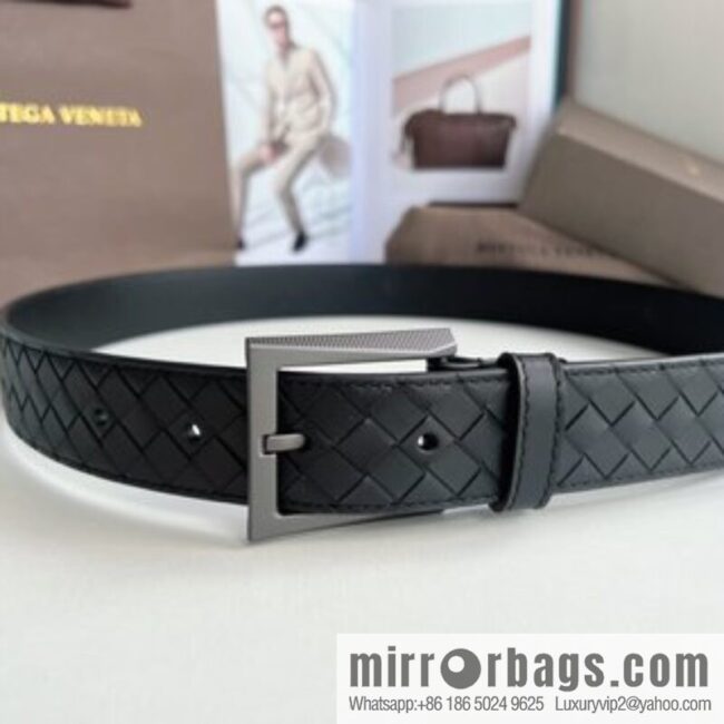 Bottega. Venetia, matte calfskin woven with needle button men\'s 3.5cm belt