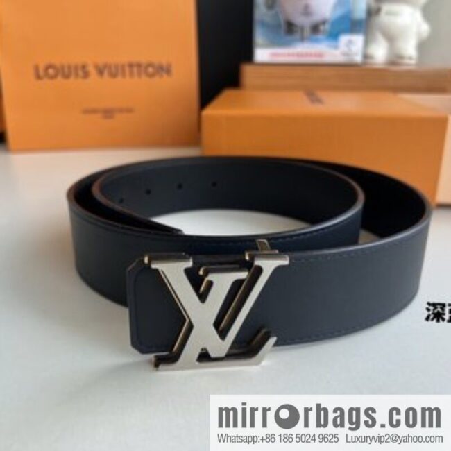 LV/Louis Vuitton, iconic LV Initiales logo men\'s 40mm belt