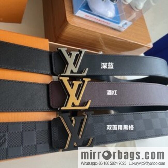 LV/Louis Vuitton, iconic LV Initiales logo men\'s 40mm belt