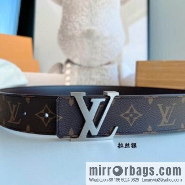 LV/Louis Vuitton Monogram Canvas. Damier Canvas Men\'s 40mm Belt