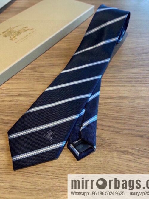 Burberry 100% Top Jacquard Silk Tie