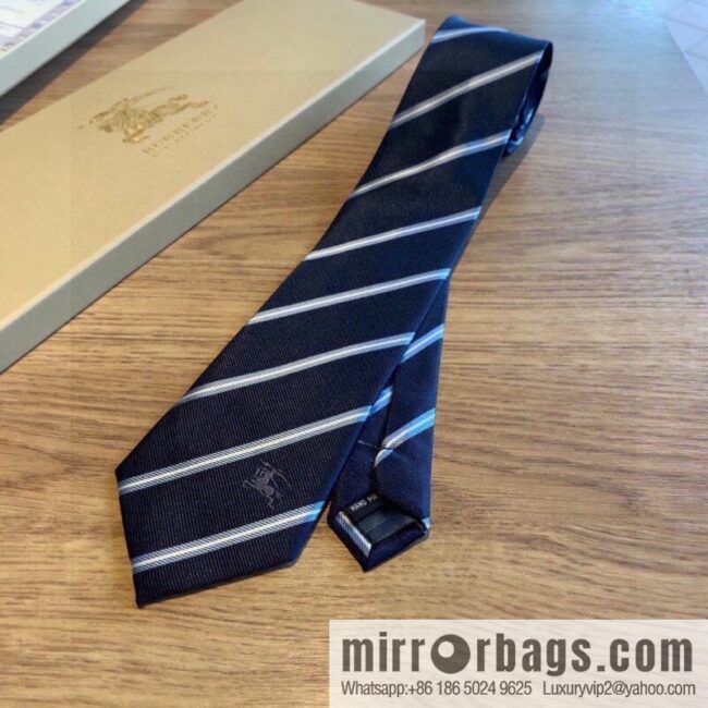 Burberry 100% Top Jacquard Silk Tie
