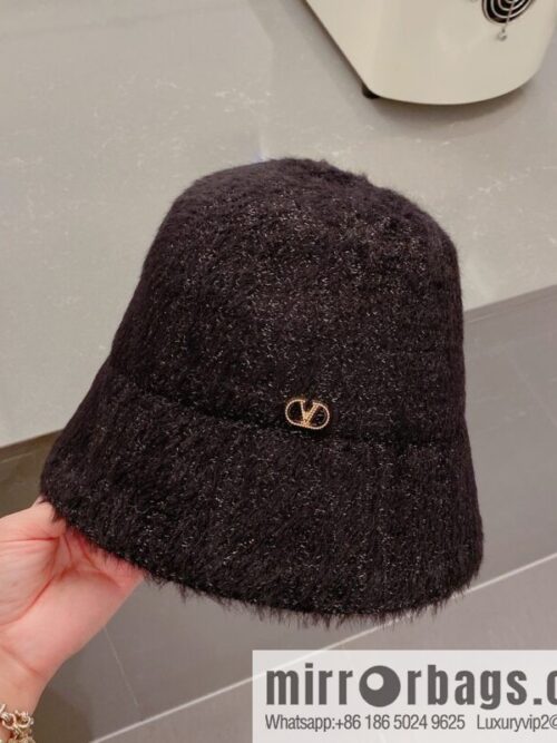 Valentino VALENTNIO autumn and winter new bucket hat