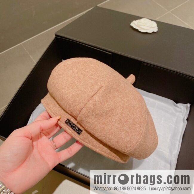 Prada autumn and winter new beret