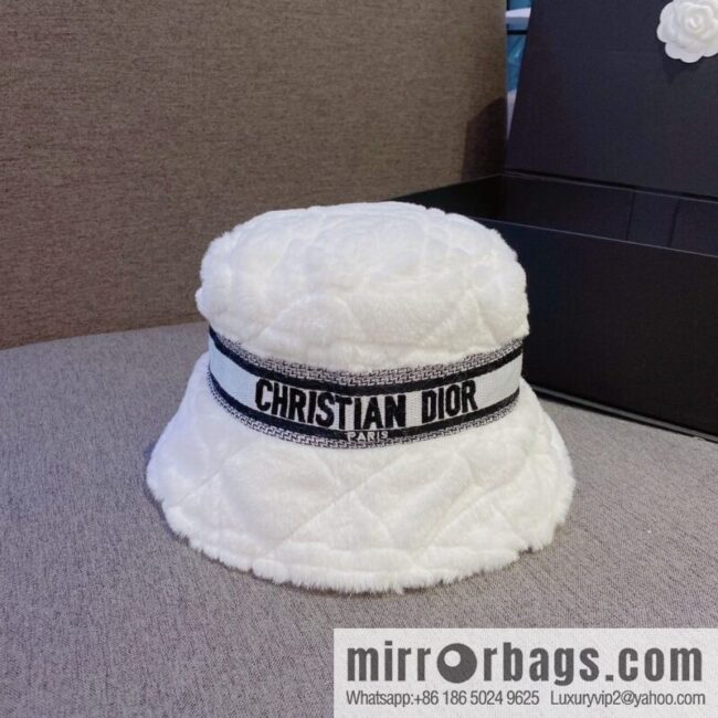 Dior 2022 autumn and winter new thickened warm bucket hat