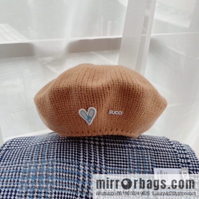 Gucci Gucci 22 years old new knitted beret