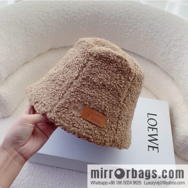 LOEWE Luo Yiwei 2022 autumn and winter new lamb wool bucket hat