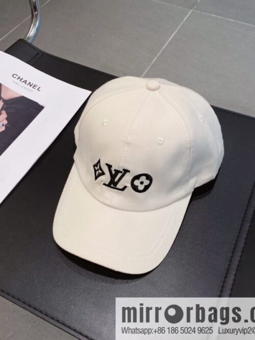 i1675094509_3967_1-800x800sq1br3zo35j46300_20250629234321.jpg LV Louis Vuitton\'s new unisex cap