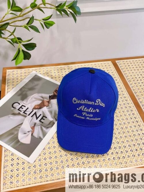 i1676088748_2881_0-800x8000o0y1otf2zc35631_20250626040518.jpg Dior 2023 new walking embroidered baseball cap