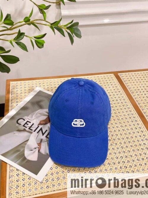 i1676778911_5161_0-800x800bzakukkueau12205_20250625170130.jpg Balenciaga three-dimensional relief unisex baseball cap