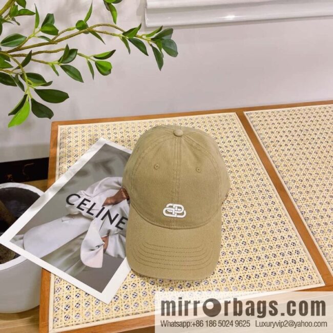 Balenciaga three-dimensional relief unisex baseball cap