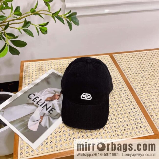 Balenciaga three-dimensional relief unisex baseball cap