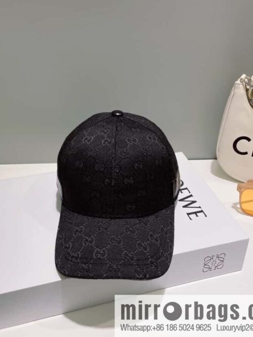 GUCCI Gucci Original Canvas Classic Baseball Cap