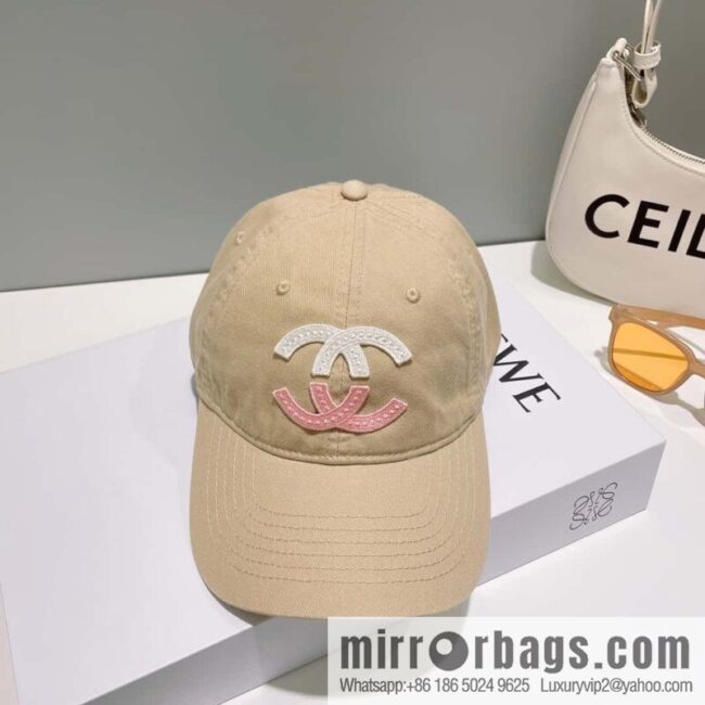 Chanel\'s new letter logo baseball cap