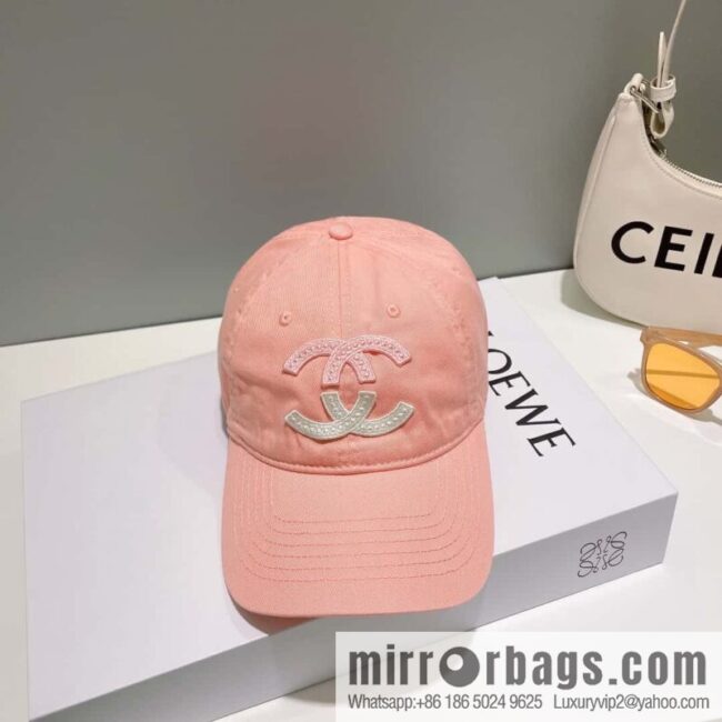 Chanel\'s new letter logo baseball cap