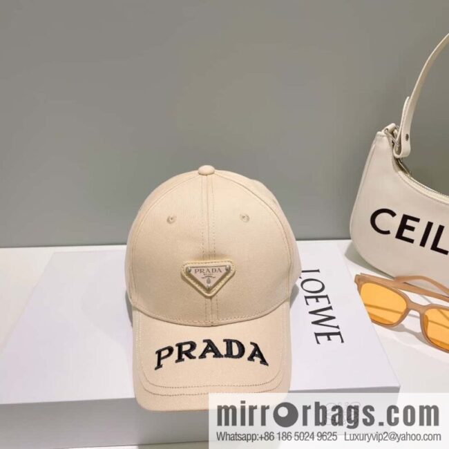 PRADA Prada spring and summer new big-name embroidered baseball cap
