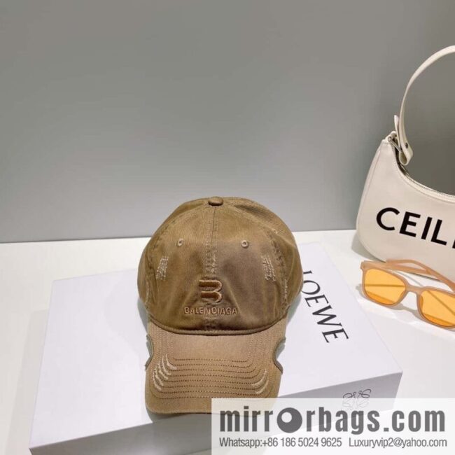 Balenciaga Embroidered letter logo baseball cap