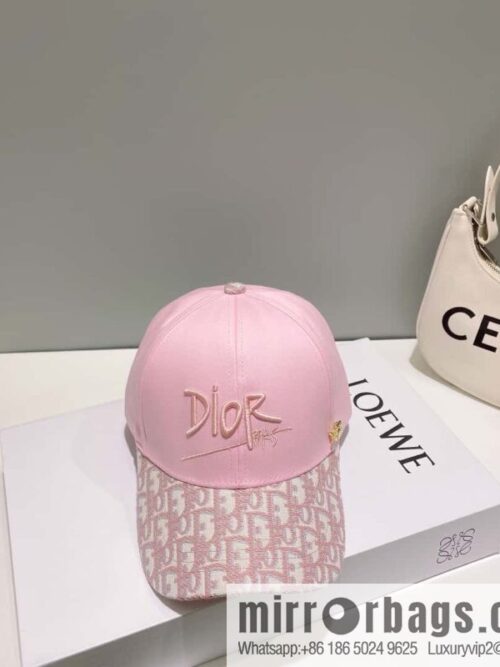 i1684123170_7853_0-800x800psrmsbgzp2323999_20250625230140.jpg Dior\'s new embroidered alphabet canvas baseball cap