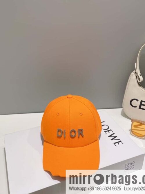 i1685078162_6536_0-800x800g1ucr5vqpjc11494_20250625160458.jpg Dior 2023 new walking embroidered baseball cap