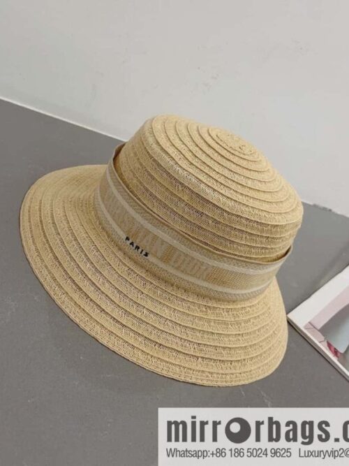 i1685892556_9287_0-800x800zf1korcrmui24352_20250625231843.jpg Dior\'s new straw hat