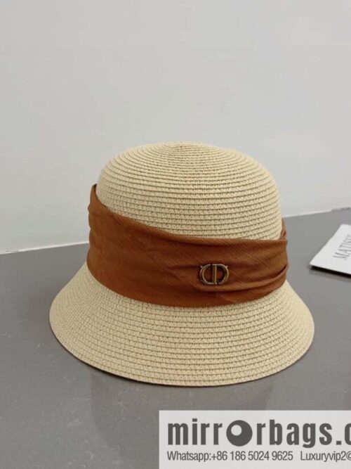 i1685988289_1000_0-800x8002dbtsze4uaz24290_20250625231602.jpg Dior\'s new straw hat