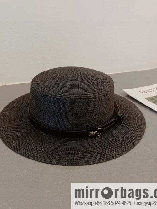 i1685989177_9907_0-800x800dsny0wywz3m24237_20250625231251.jpg Dior\'s new flat top top hat