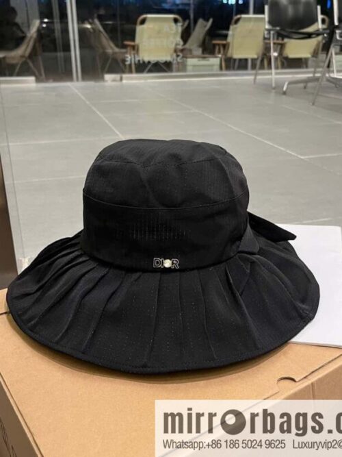 i1686332571_9451_0-800x800bnkv13jo1wd12274_20250625170836.jpg Dior new cloth hat