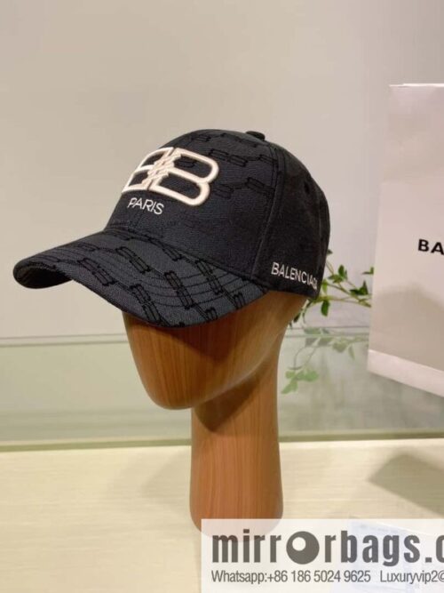 i1689654124_1768_0-800x800r3mo3zhr4ao11582_20250625161331.jpg Balenciaga Balenciaga\'s new couple baseball cap