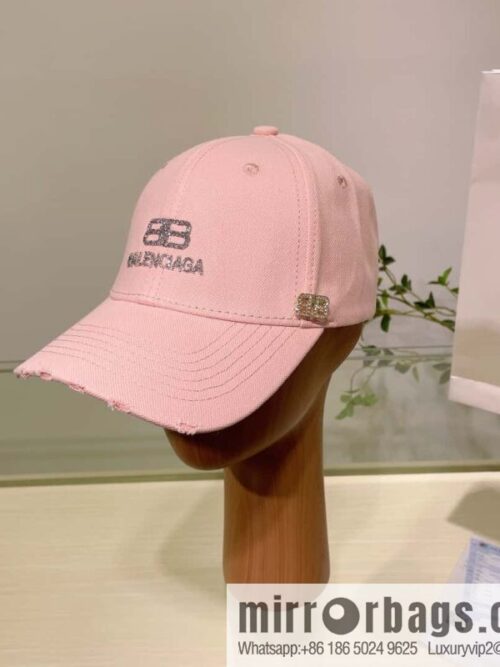 i1689654260_1023_0-800x800walfk50kw0k11571_20250625161220.jpg Balenciaga Balenciaga\'s new couple baseball cap