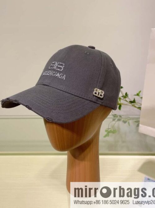 i1689654388_8372_0-800x800w0mgv31mlqp11549_20250625161007.jpg Balenciaga Balenciaga\'s new couple baseball cap
