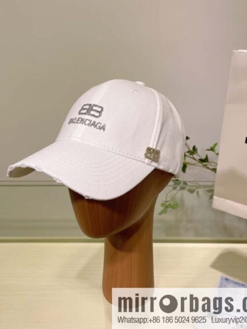 i1689654421_845_0-800x800pv341g4dxi511538_20250625160853.jpg Balenciaga Balenciaga\'s new couple baseball cap