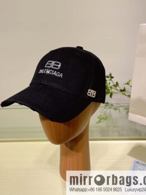 i1689654487_4527_0-800x800v51jajpuyn511516_20250625160643.jpg Balenciaga Balenciaga\'s new couple baseball cap