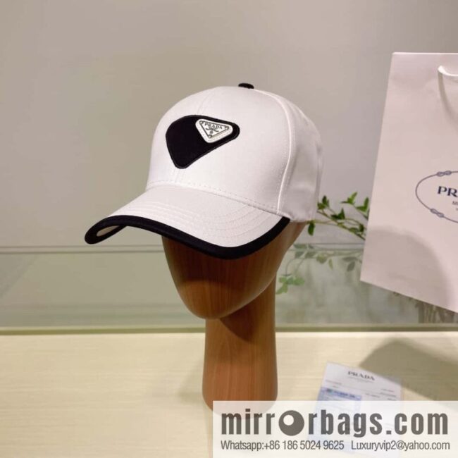 PRADA\'s new unisex baseball cap