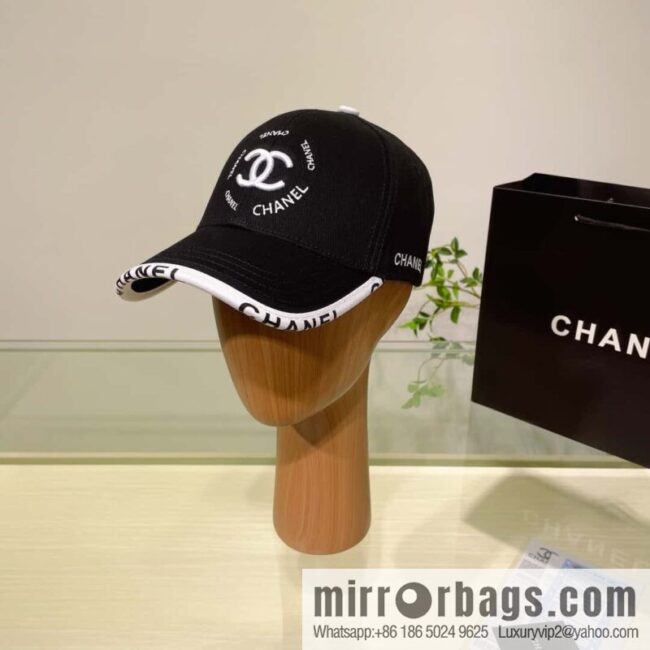 Chanel\'s new simple embroidered logo baseball cap