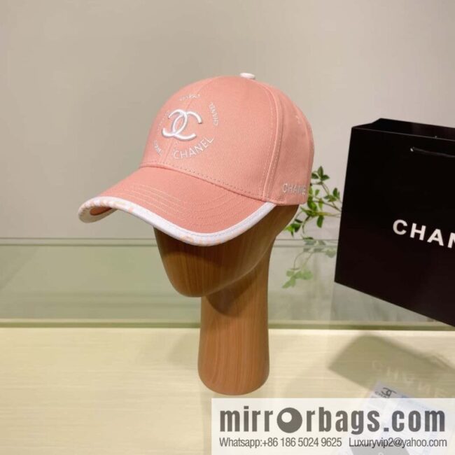 Chanel\'s new simple embroidered logo baseball cap