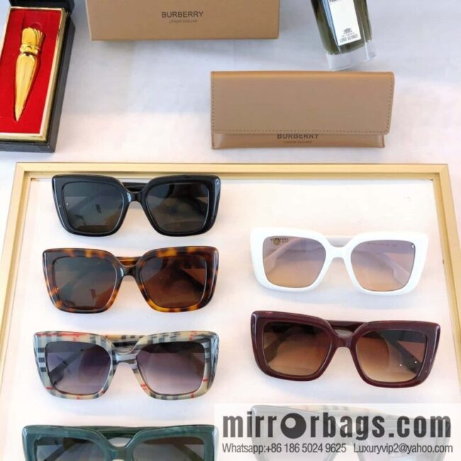 Burberry Burberry temple three-dimensional plaid women\'s sunglasses