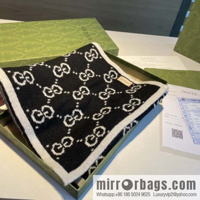 GUCCI Gucci double-sided jacquard classic cashmere scarf
