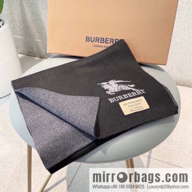 Burberry Burberry Classic Horse 100% Imported Knitted Cashmere Scarf