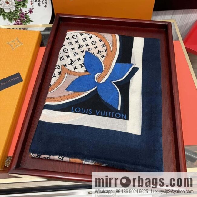 LV Louis Vuitton double-sided ring velvet long towel