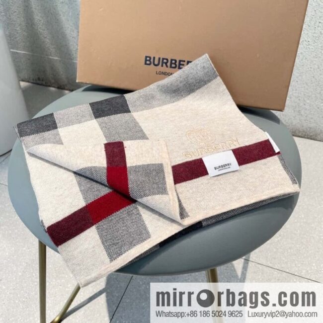 Burberry Burberry Classic Horse 100% Imported Knitted Cashmere Scarf