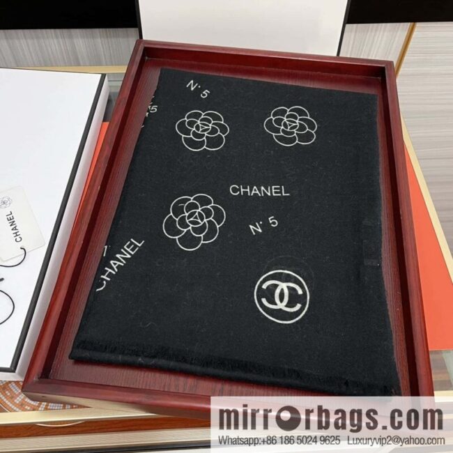Chanel double c series 300 cashmere long towels