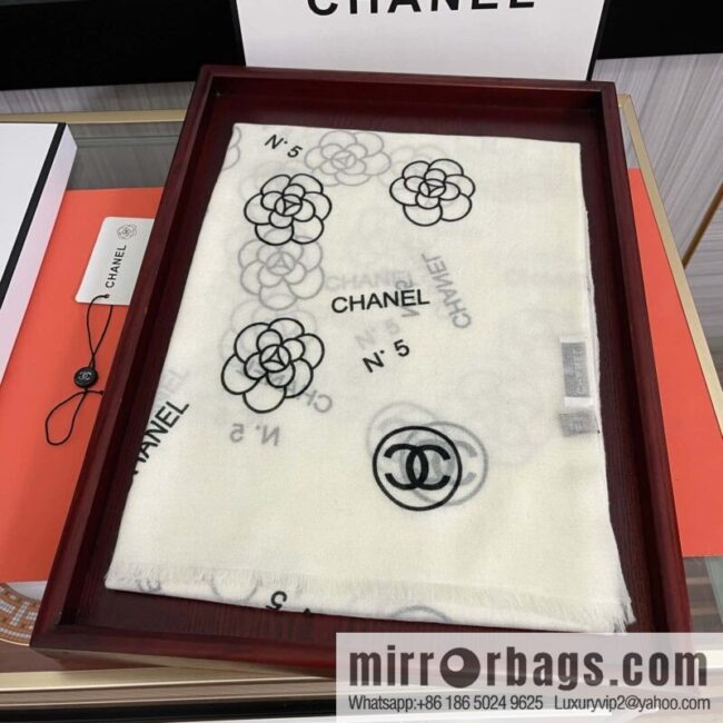 Chanel double c series 300 cashmere long towels