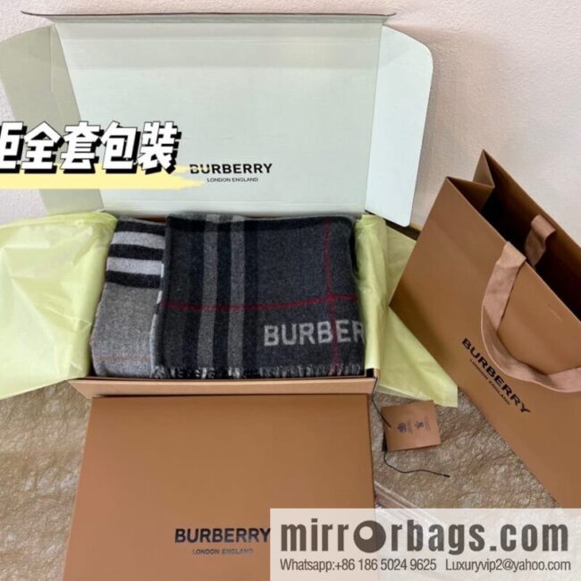 Burberry Burberry Tassel Edge Design Checked Cashmere Cape