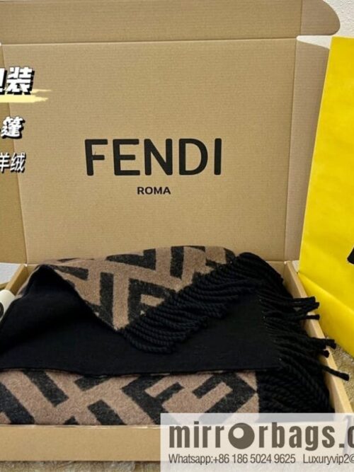 FENDI Fendi large FF pattern double-sided cape FXX715