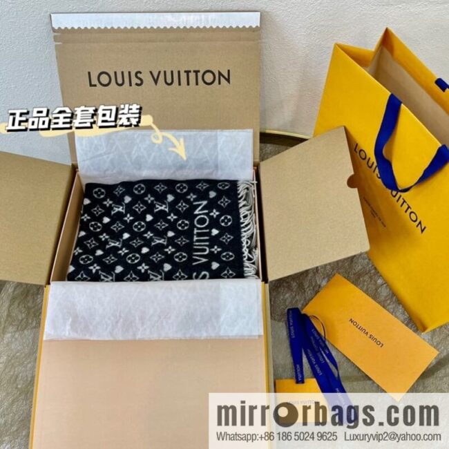 LV Louis Vuitton Game On Cashmere Scarf Mp2907
