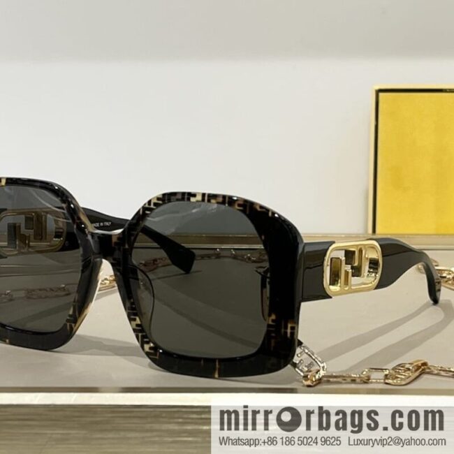 Fendi iconic logo large square sunglasses