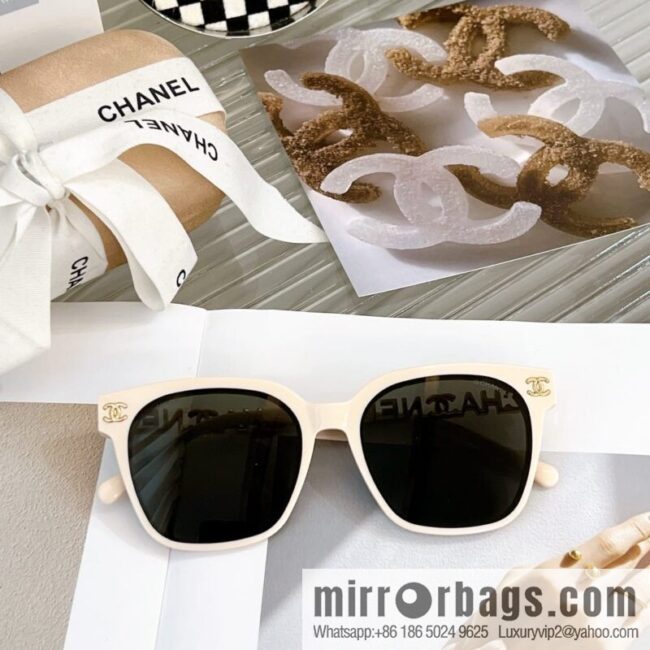 Chanel square versatile double c embellished women\'s sunglasses