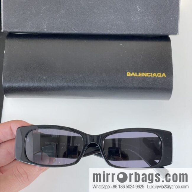 BACLENCIAGA Balenciaga Classic Style Sunglasses