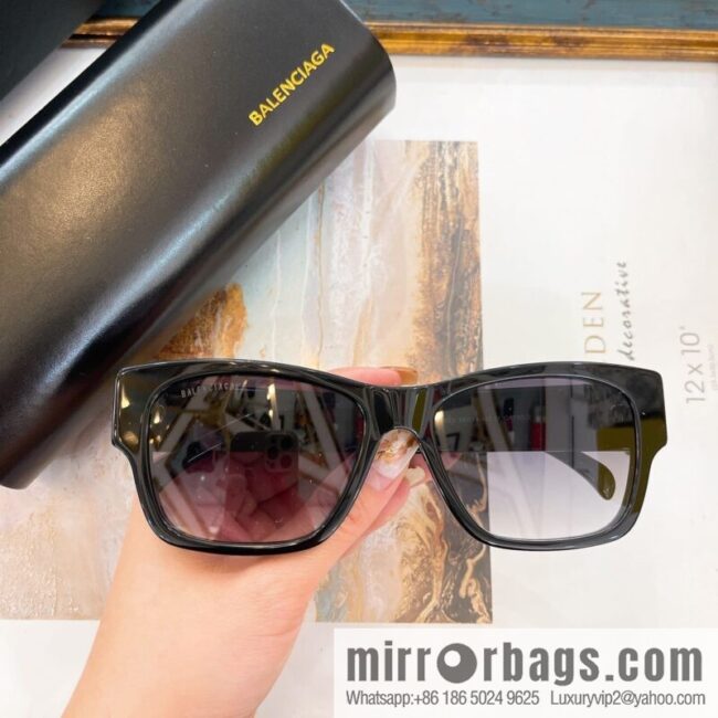 BALENCIAGA Balenciaga square frame unisex sunglasses